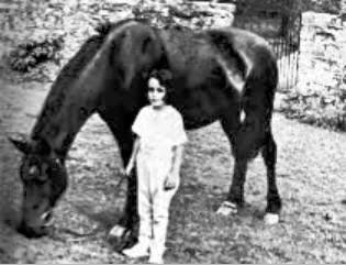 Elizabeth Taylor and her horse Betty no 2